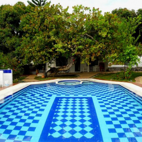 Finca Vacacional con Piscina Privada en Melgar